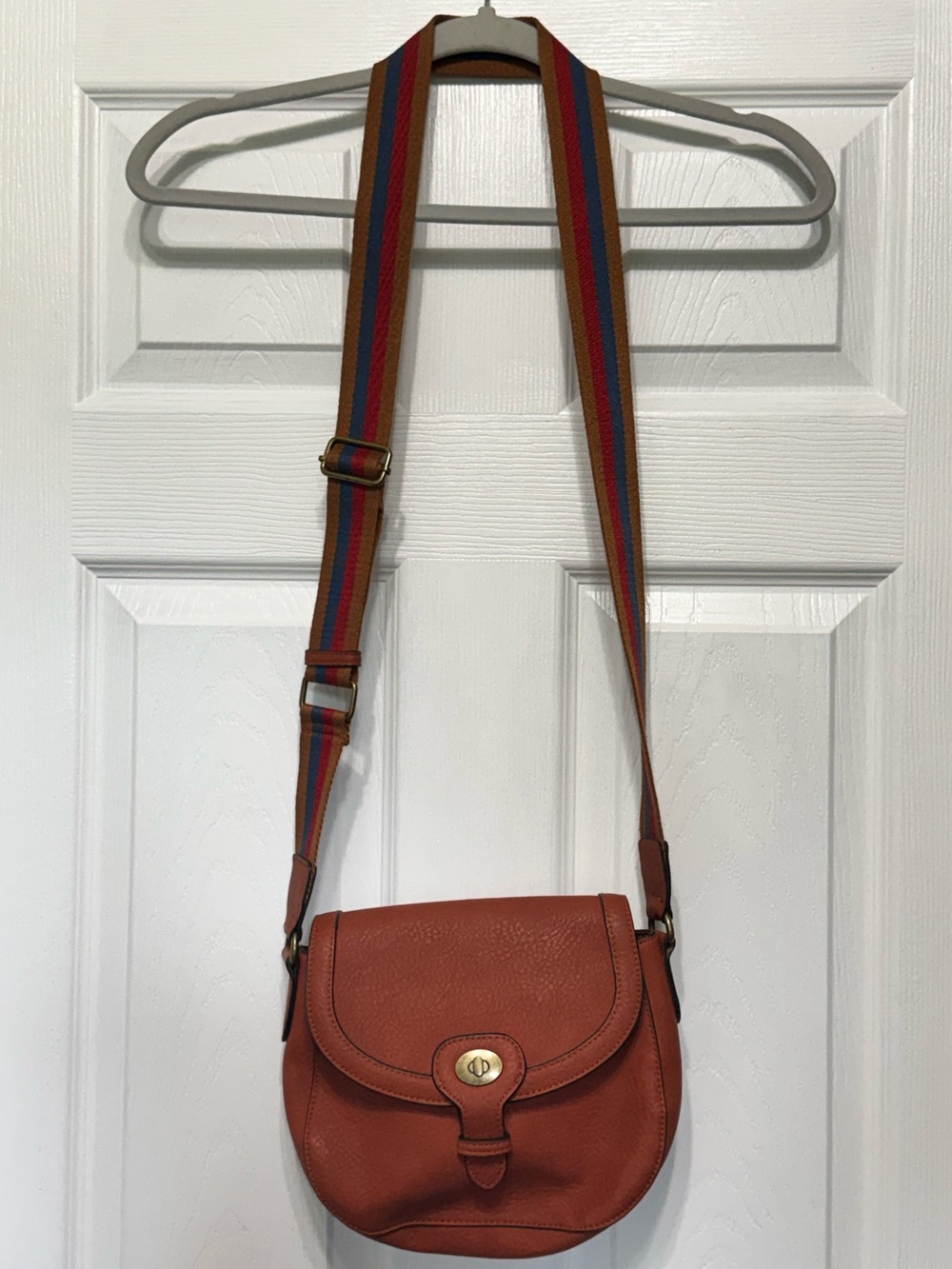 Universal Thread Cognac Textured Classic Flap Saddle Crossbody Striped Strap Bag